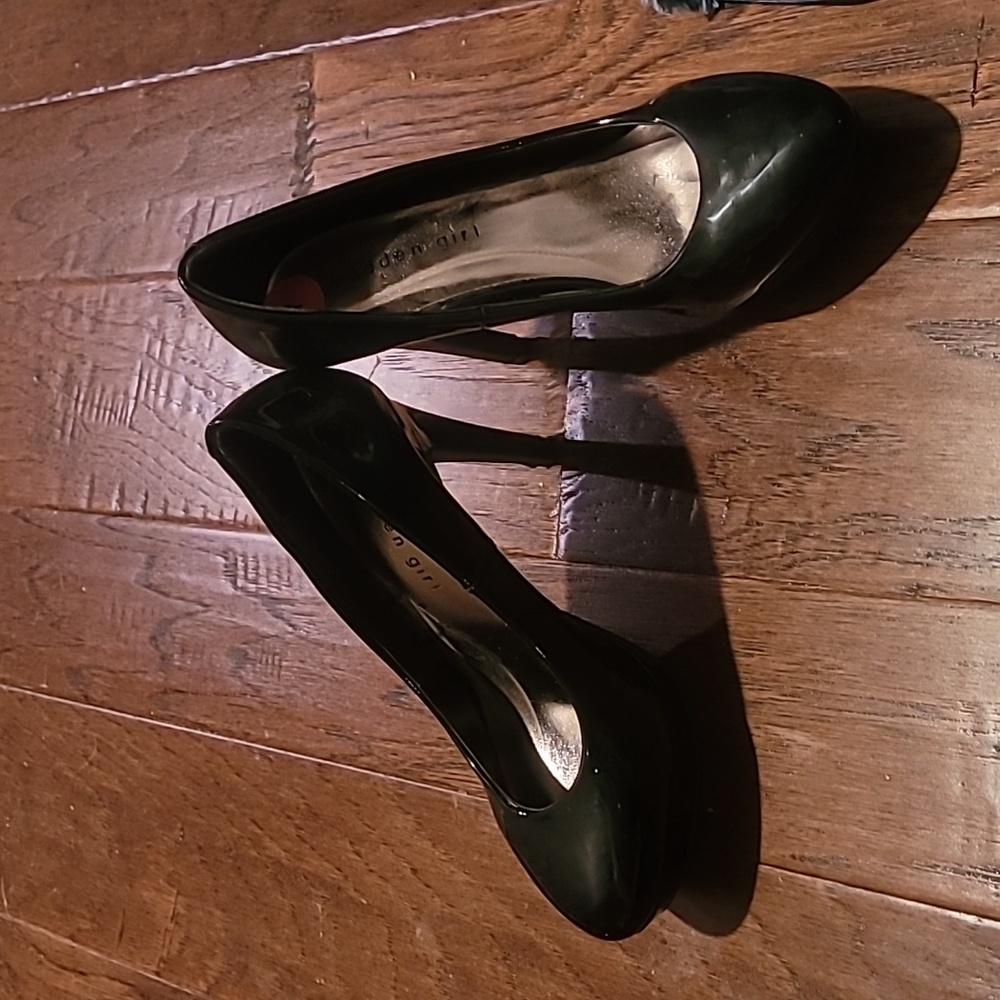 Madden Girl black Patton leather women's 7 heels